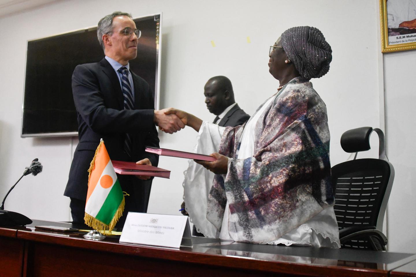 La présence de l’entreprise française Orano, spécialiste de l’uranium, au Niger se complique...