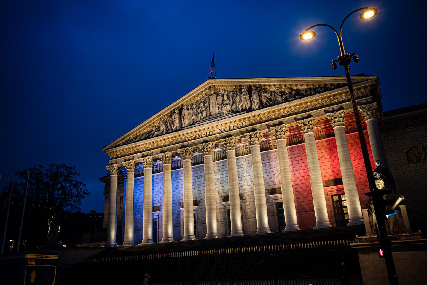 « L’autorité présidentielle, qui fut gage de solidité pour le régime, est devenue le...