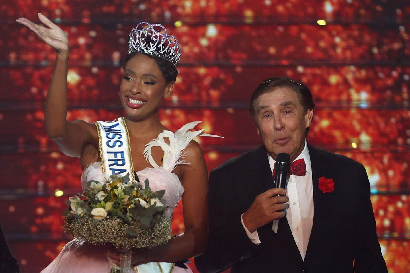Miss France 2025 : à 34 ans, Angélique Angarni-Filopon, Miss Martinique, devient la lauréate...