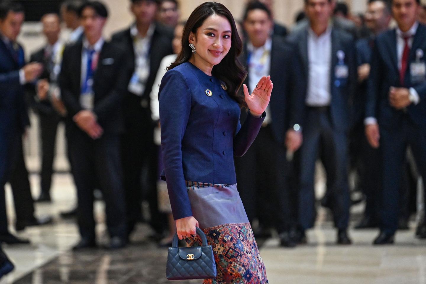 La première ministre thailandaise, grande amatrice de montres, de sacs et de voitures de luxe