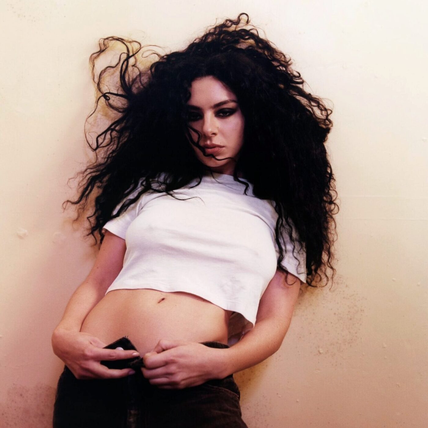 Lundi Nouveautés : Charli XCX remixée, Pharrell Williams, Saya Gray, Tricky, Dov è Liana,...