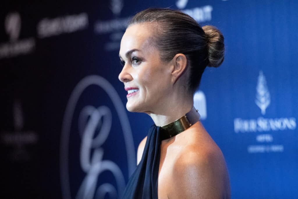 Laeticia Hallyday dans une robe qui ne cache presque rien au Festival de Cannes