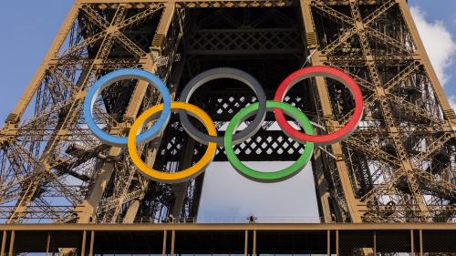 Jeux de Paris 2024 : des anneaux olympiques temporaires sur le pont d'Iéna, en attendant une...