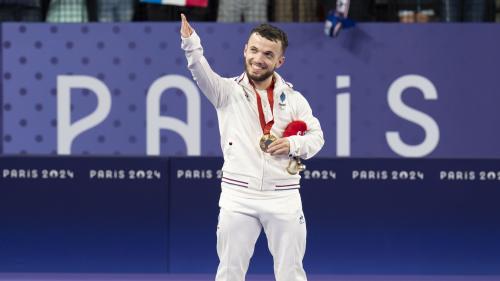 Parabadminton Paris 2024 : "C'est l'un des plus beaux jours de ma vie", confie Charles Noakes,...
