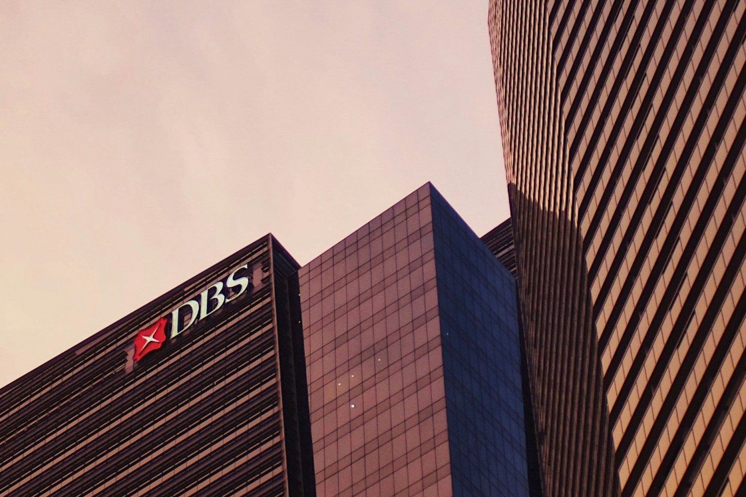 La grande banque DBS va remplacer des milliers d’emplois par l’IA
