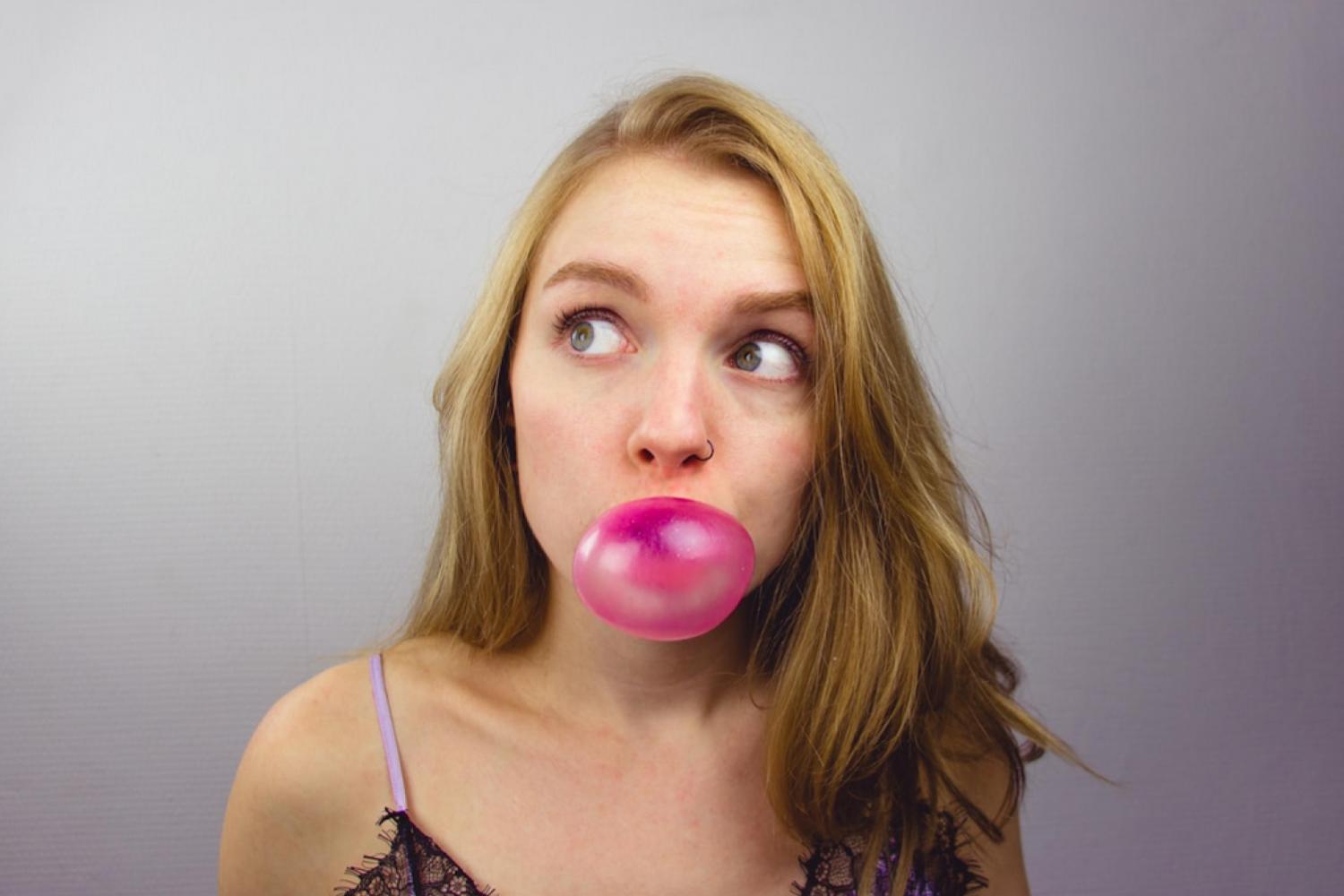 Chewing-gums : une source inattendue de microplastiques !