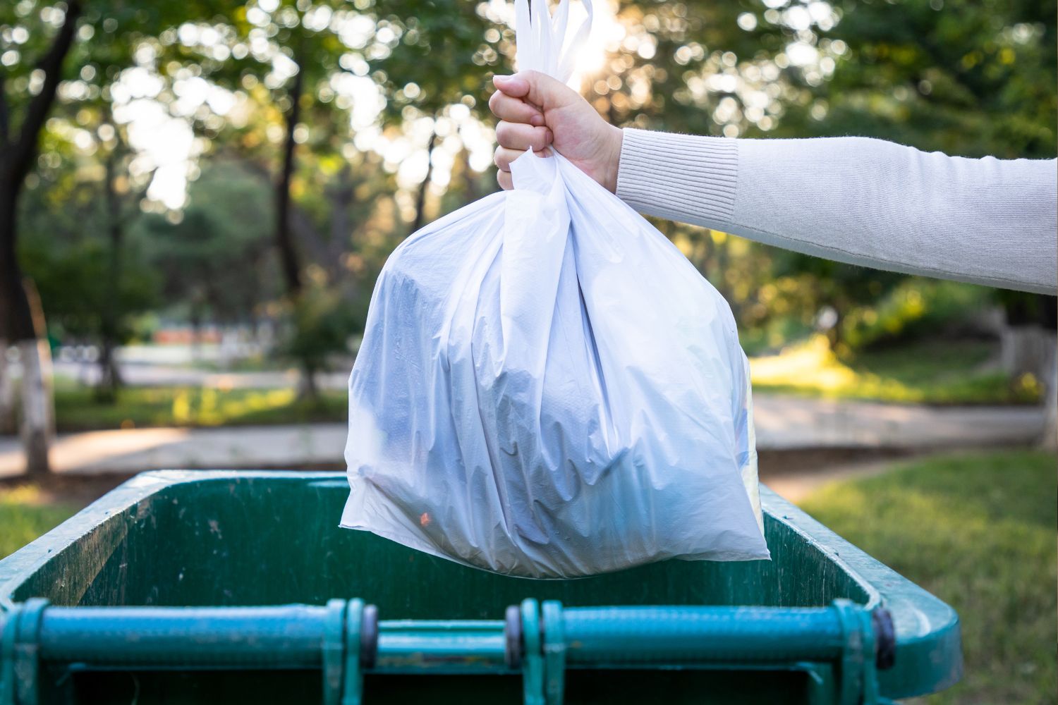 Les poubelles à puces seront-elles vraiment obligatoires (et payantes) dès l’année prochaine ?