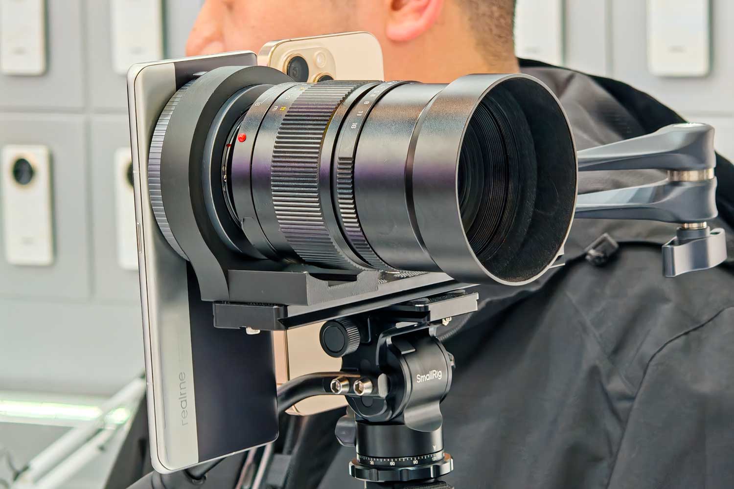 Ce smartphone repousse les limites avec ses objectifs photo interchangeables