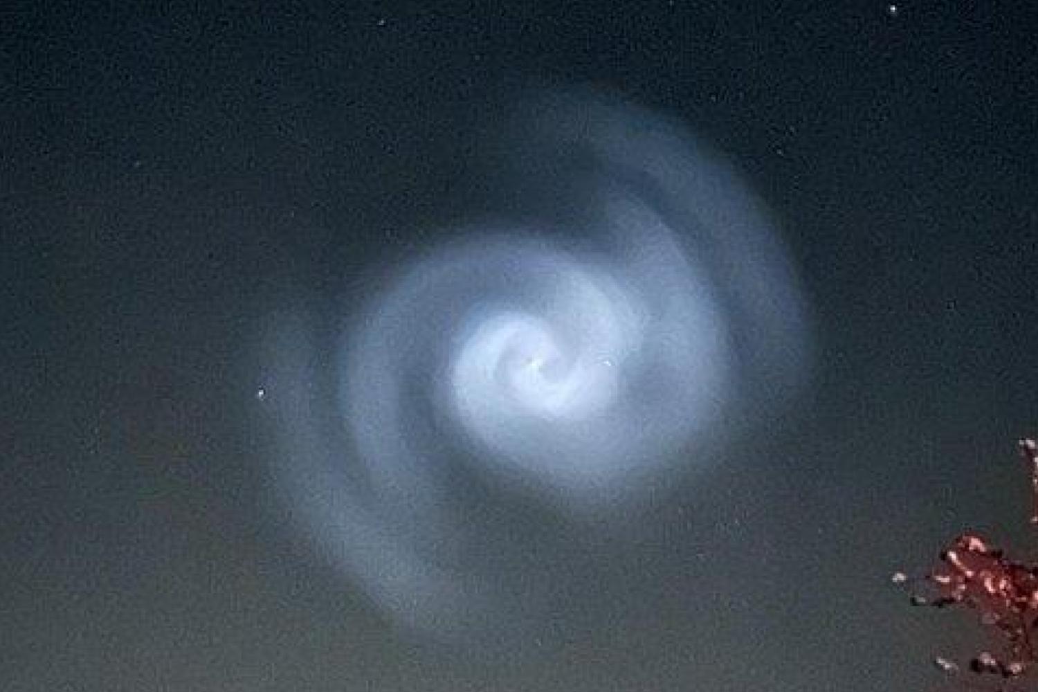 Qu’est-ce que cette étrange spirale bleue apparue dans le ciel européen ?