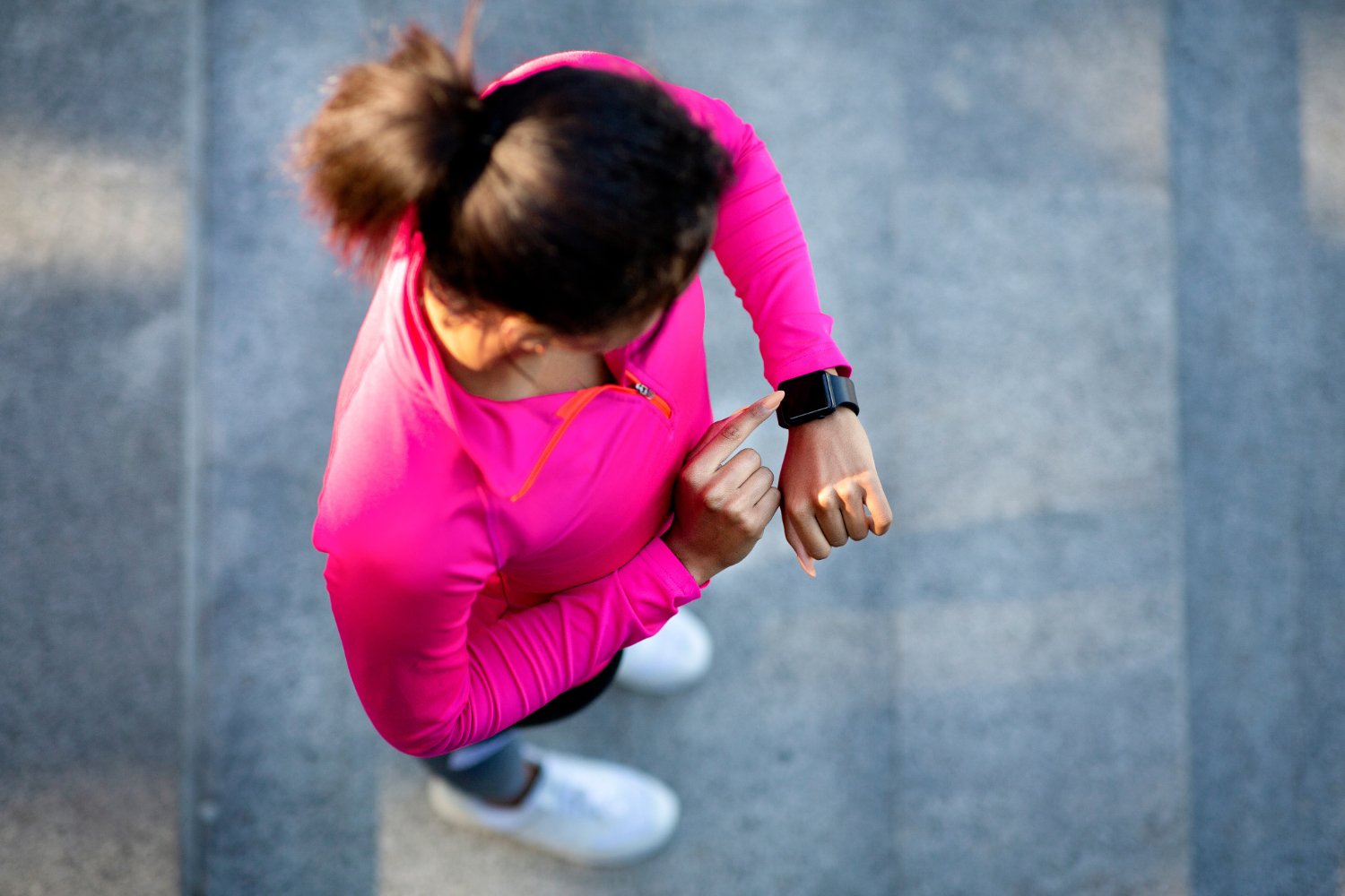 Ces montres et bagues connectées présentent un danger pour la santé !