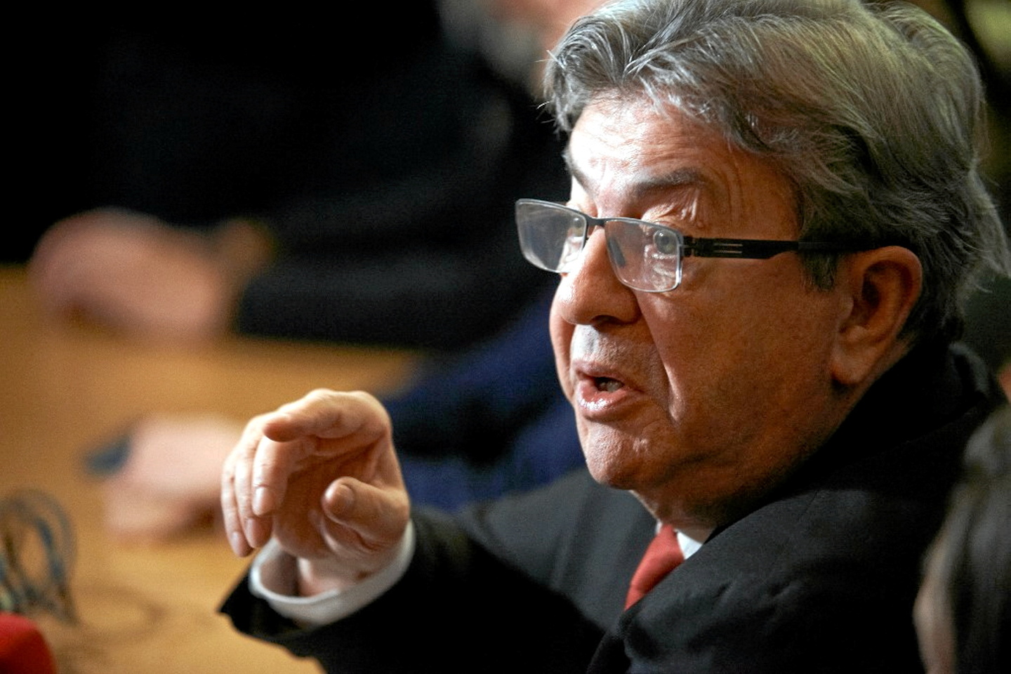 Jean-Luc Mélenchon, grand exécuteur des volontés islamistes