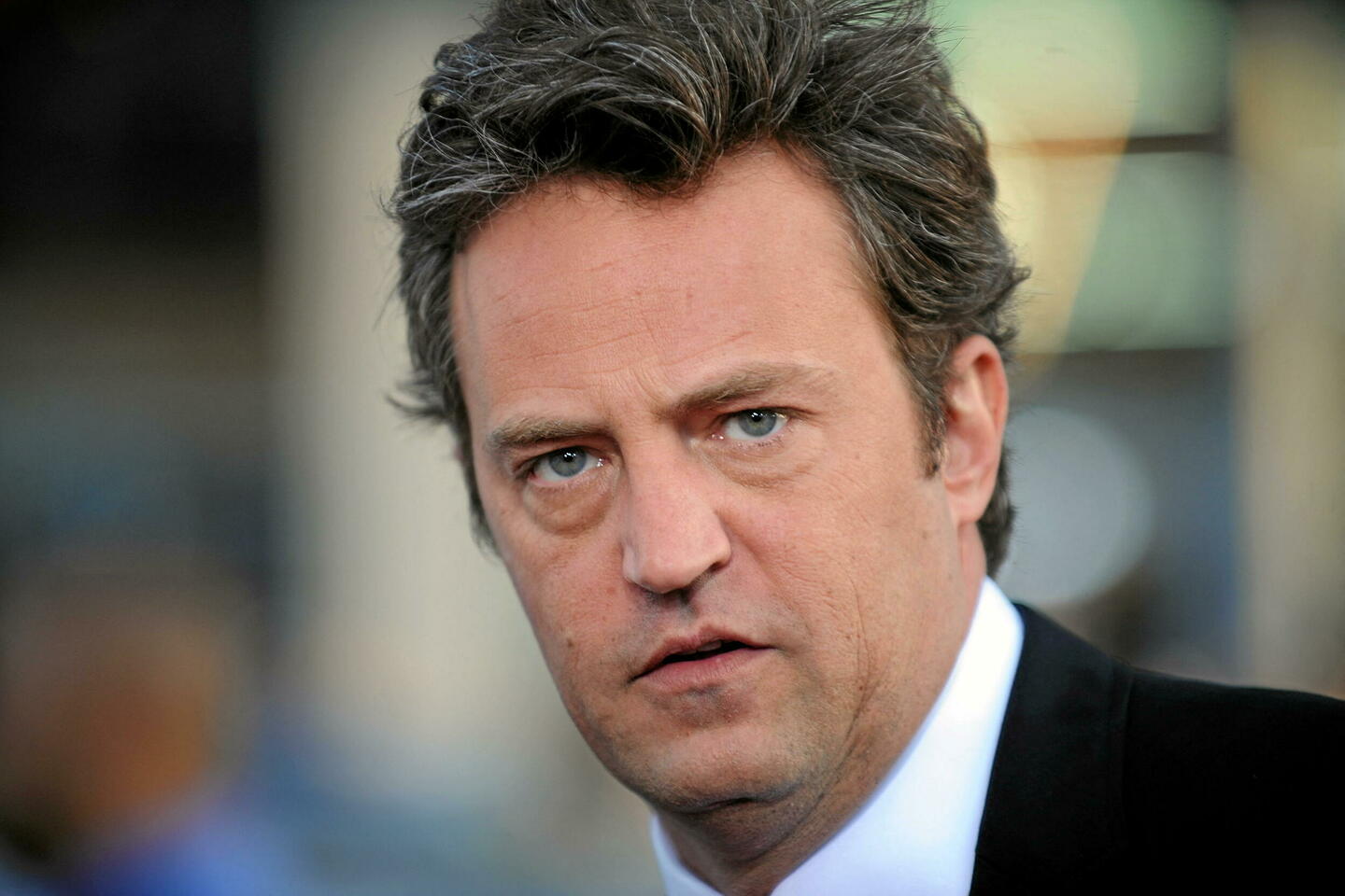 Matthew Perry : alcool et opiacés, une vie sous addictions