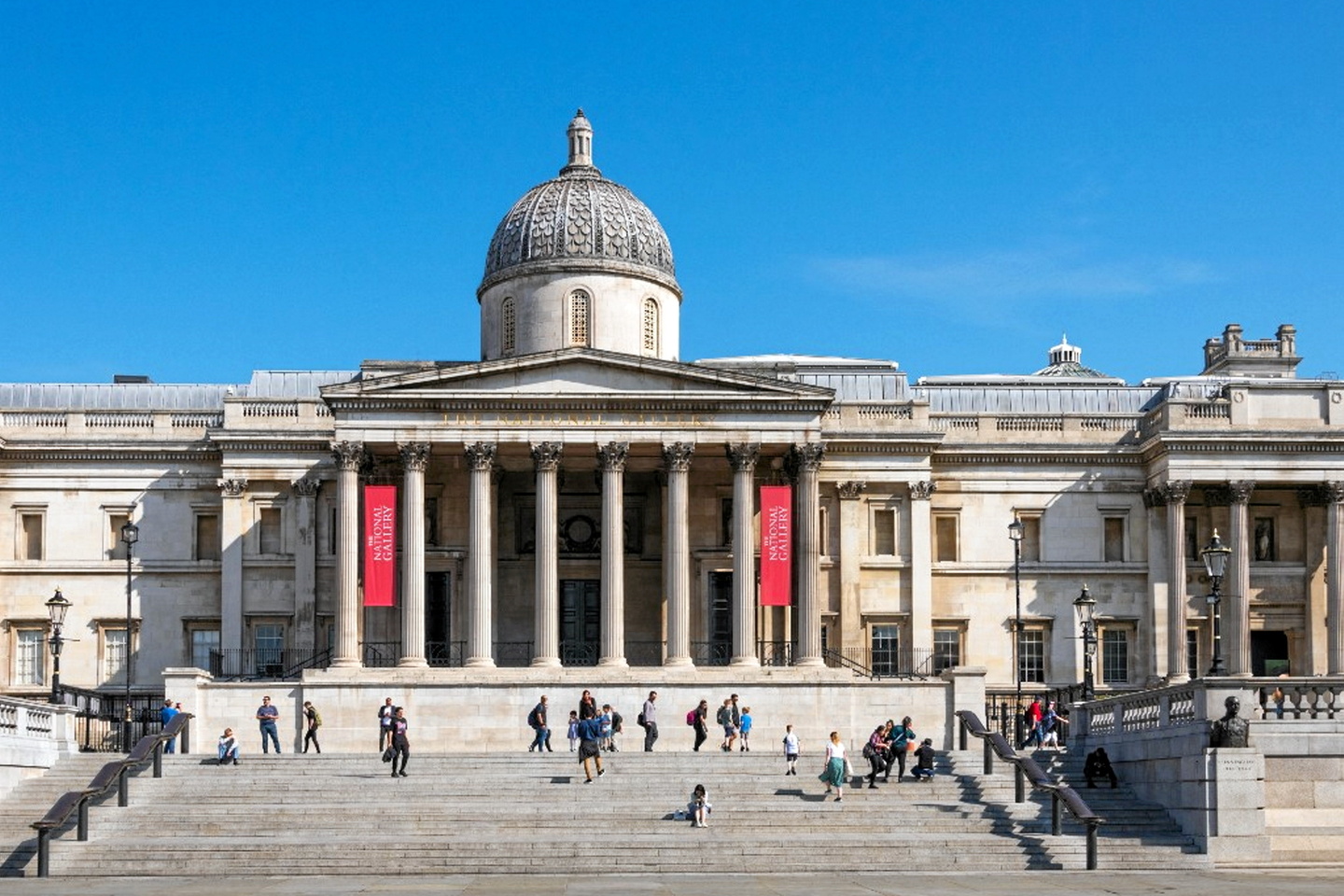Londres : des écologistes saccagent la vitre d???un tableau de Velasquez