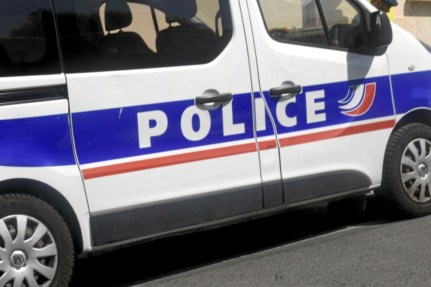 Paris : une course-poursuite avec la police fait un mort et deux blessés graves