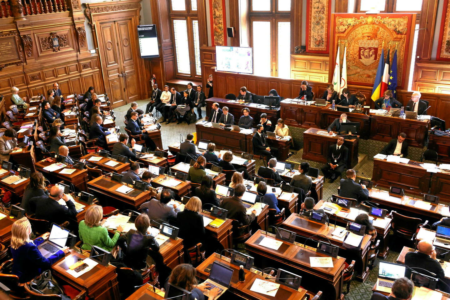 « Tahitigate » : Hidalgo demande plus de transparence sur leurs voyages aux élus parisiens