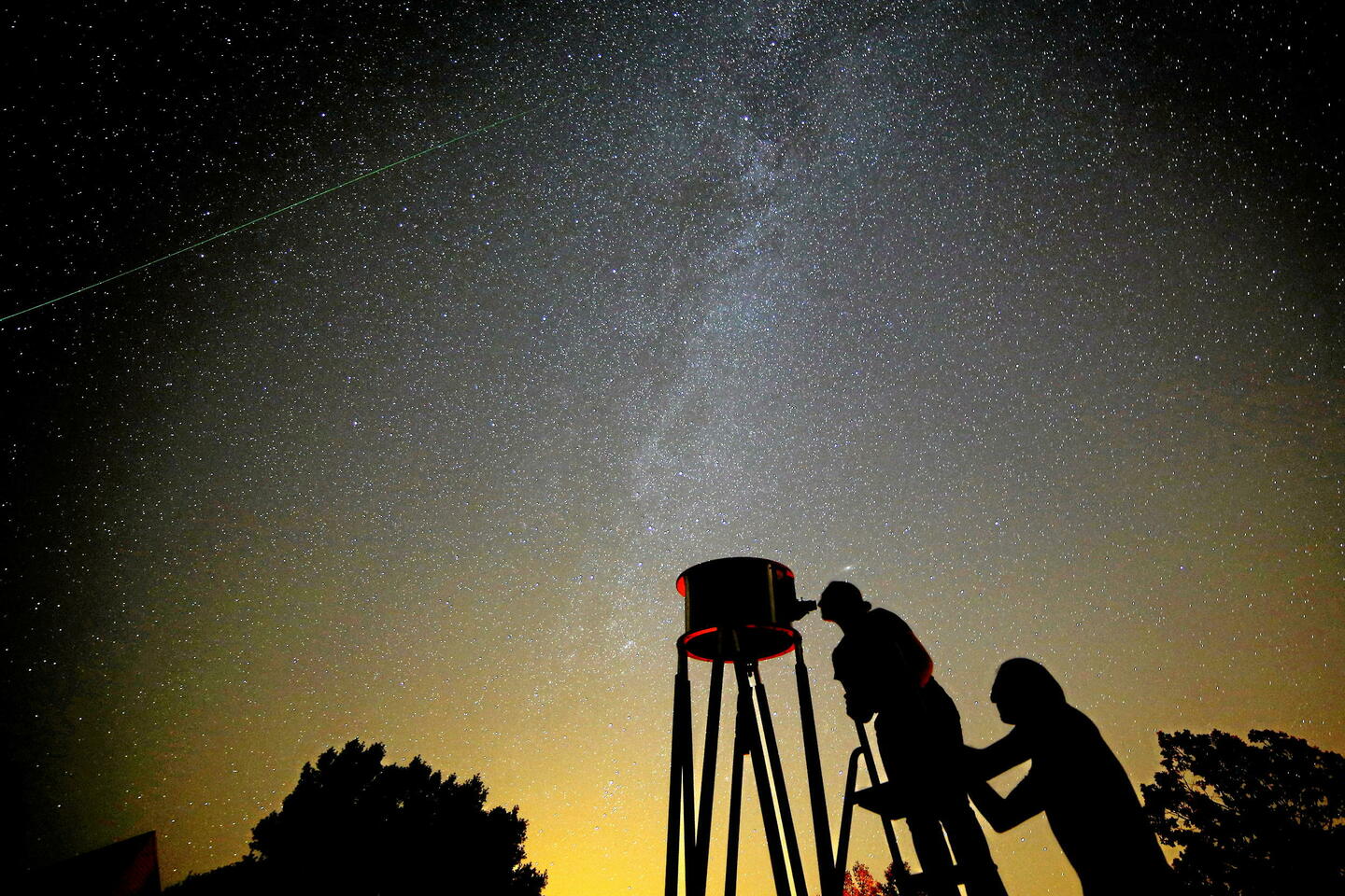 Léonides : une pluie d???étoiles filantes colorées prévue cette nuit
