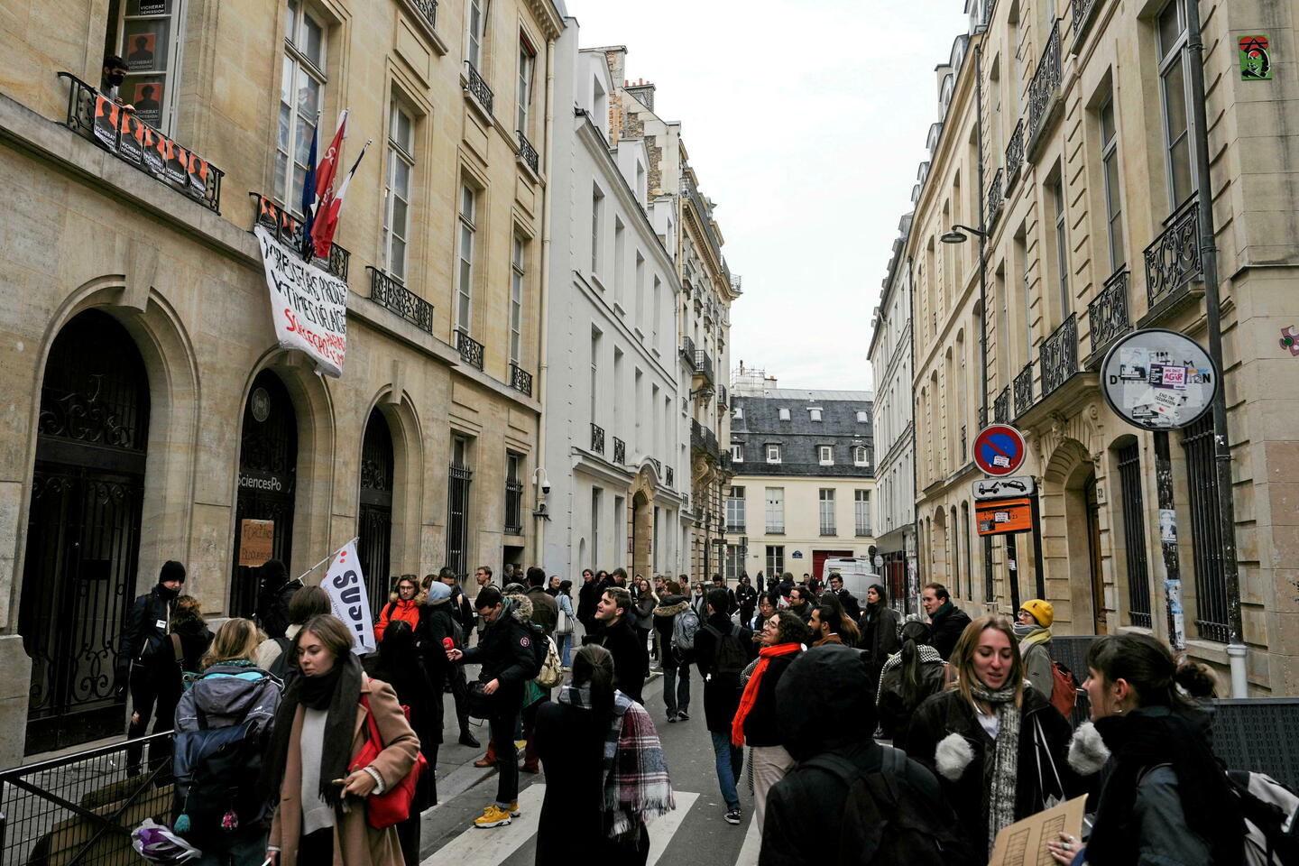 « Si c???est ça l???élite de demain??? » : l???affaire Vicherat divise les étudiants...