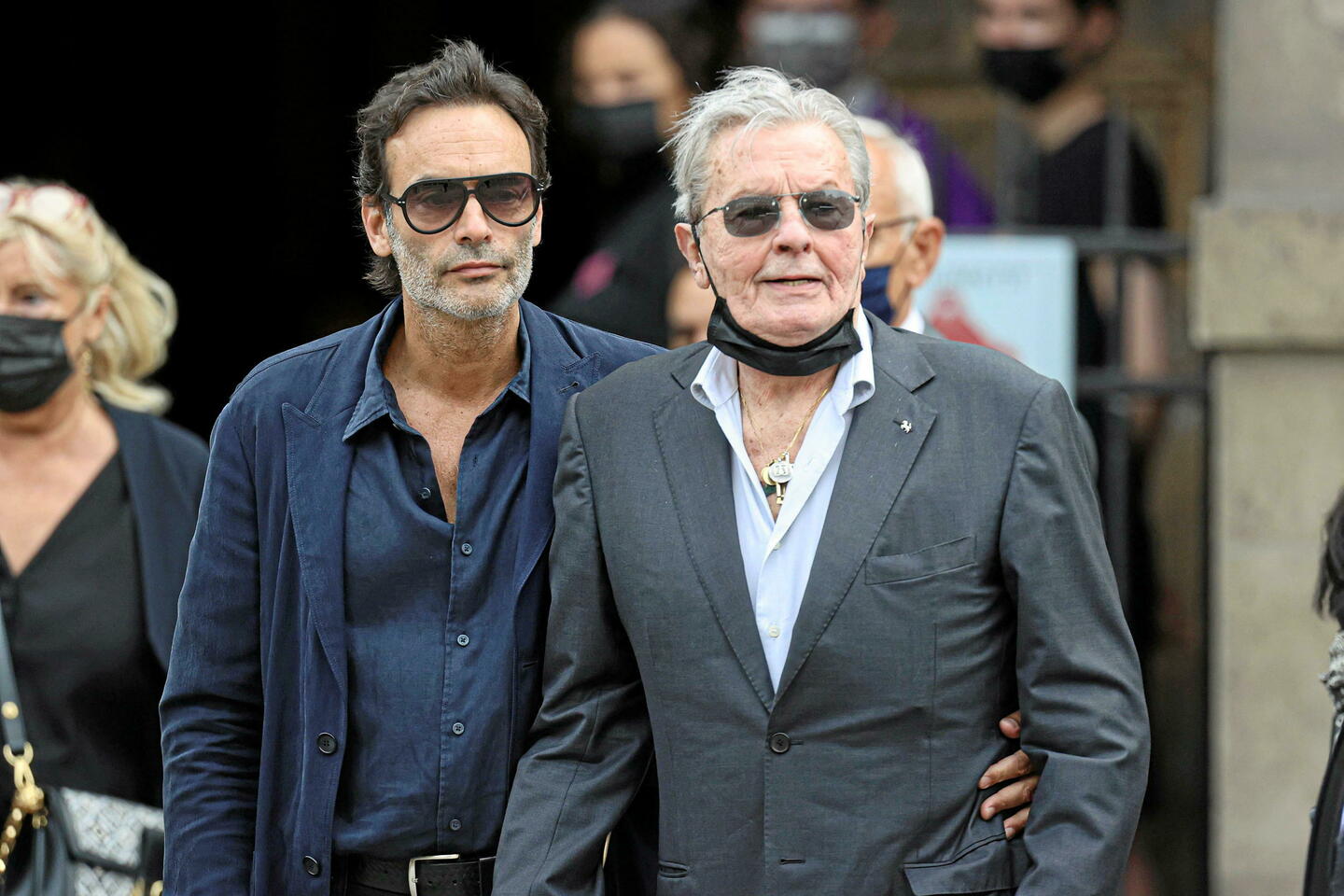 Anthony Delon : 40 ans de guerre larvée avec son père