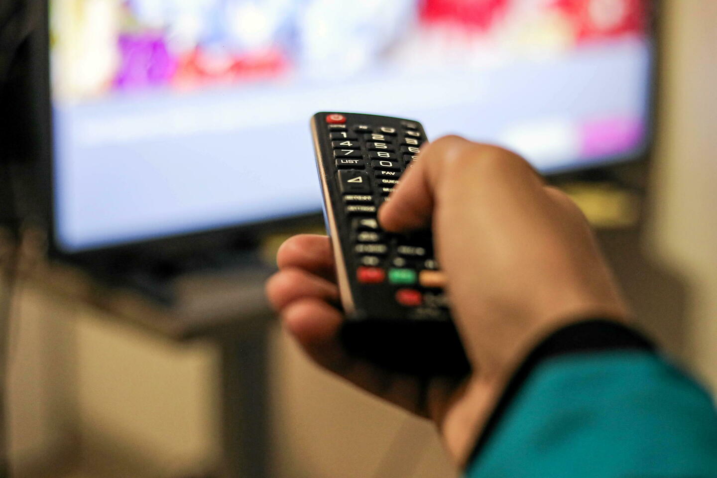 Temps d???écran : la télévision fait de la résistance dans les foyers français en 2023