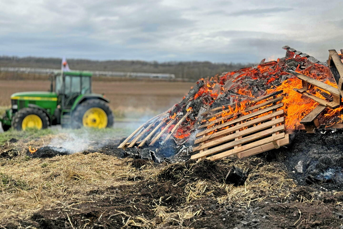 Dans l???Essonne, les agriculteurs réclament « l???abolition de l???esclavage normatif »