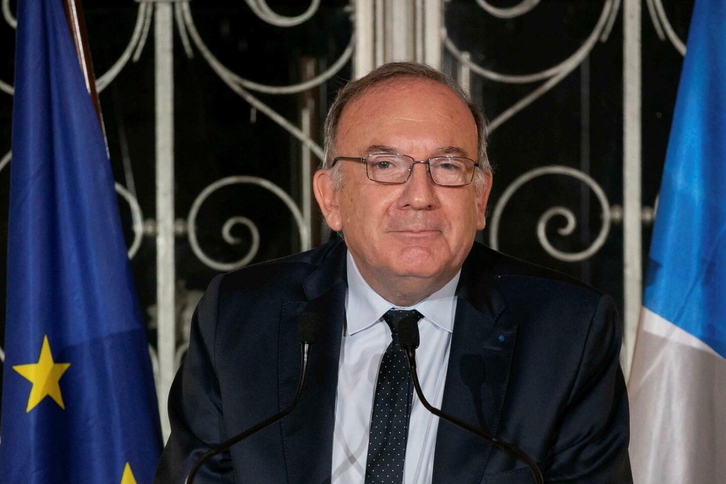 Pierre Gattaz : « Il faut supprimer soit la région, soit le département, et les...