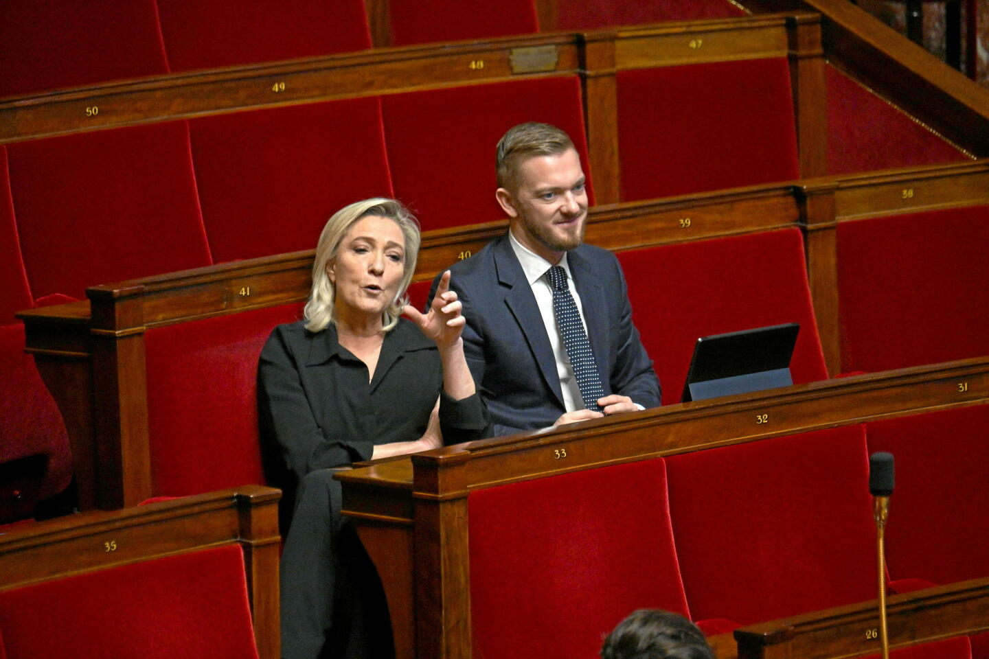 « Ferme-la » : à l???Assemblée, Marine Le Pen insulte une ancienne ministre