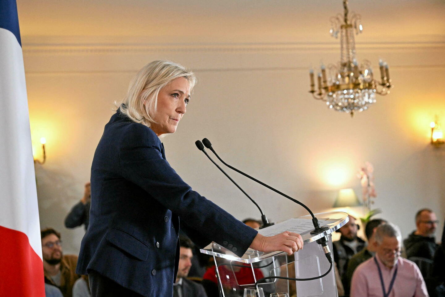 Baromètre Cluster 17-« Le Point » : à droite, l???impressionnante percée du RN