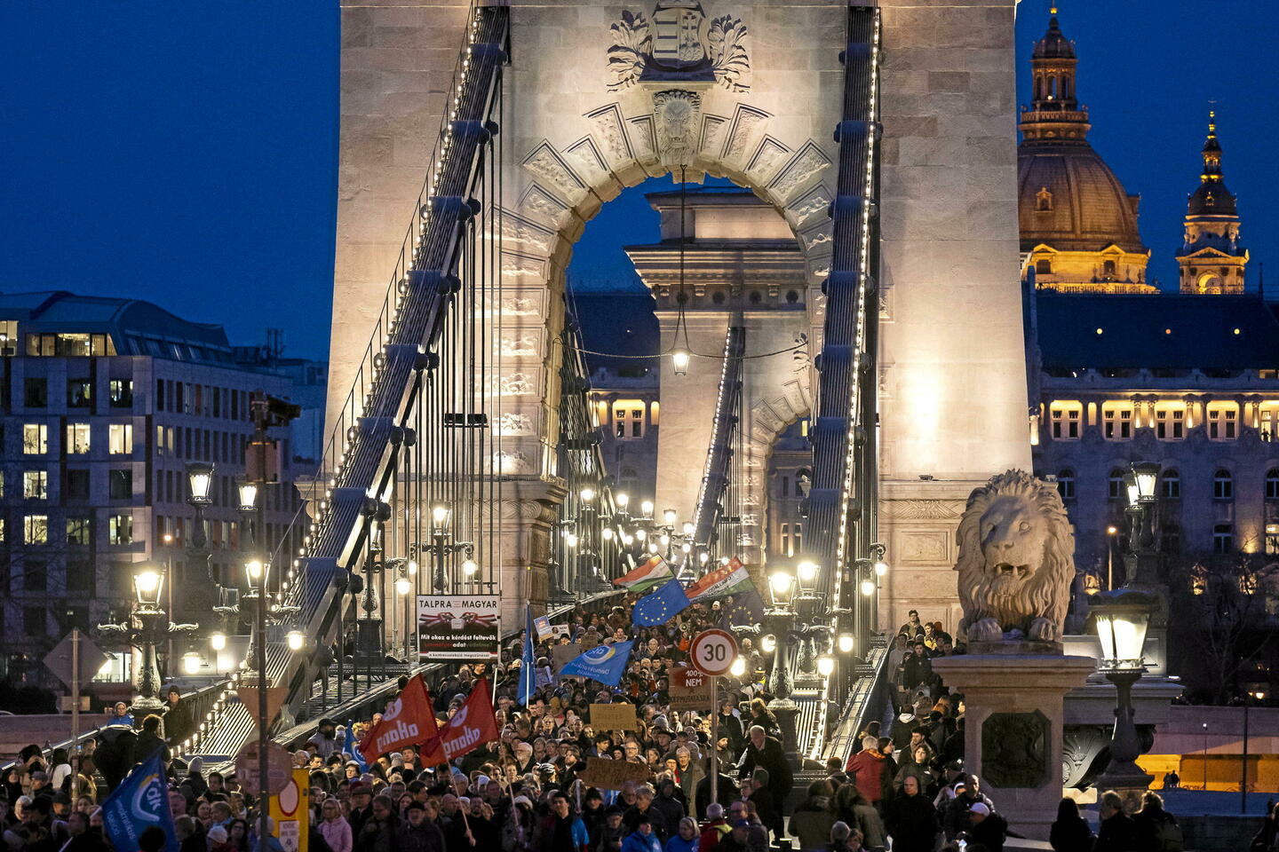 Règlements de comptes, démissions??? La Hongrie de Viktor Orban traverse une crise politique...
