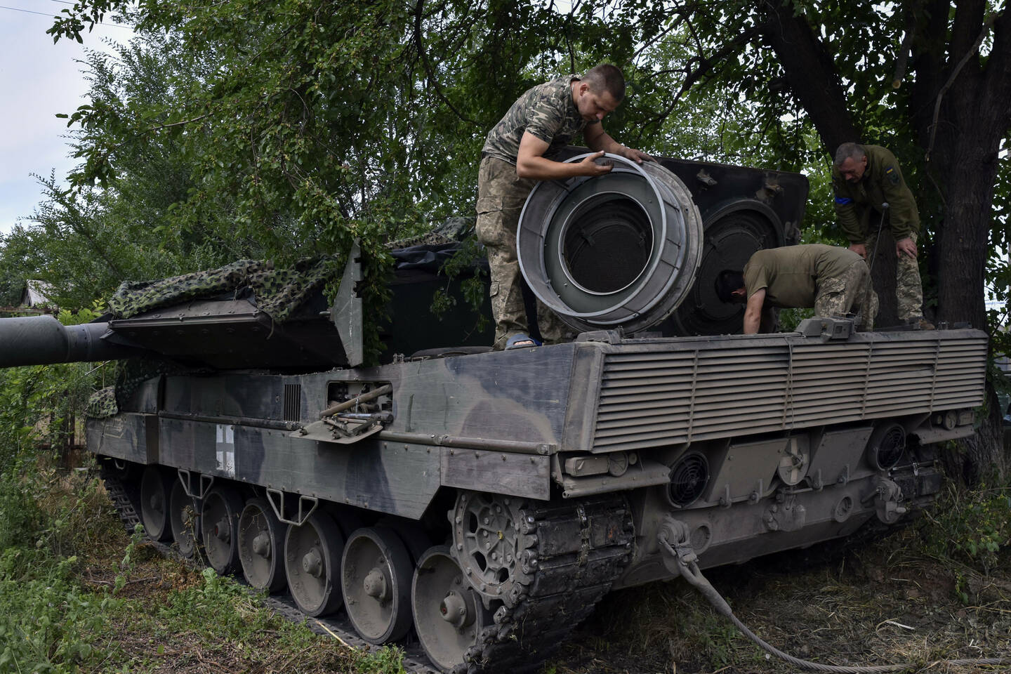 En deux ans de guerre, l???armée ukrainienne s???est-elle « occidentalisée » ?