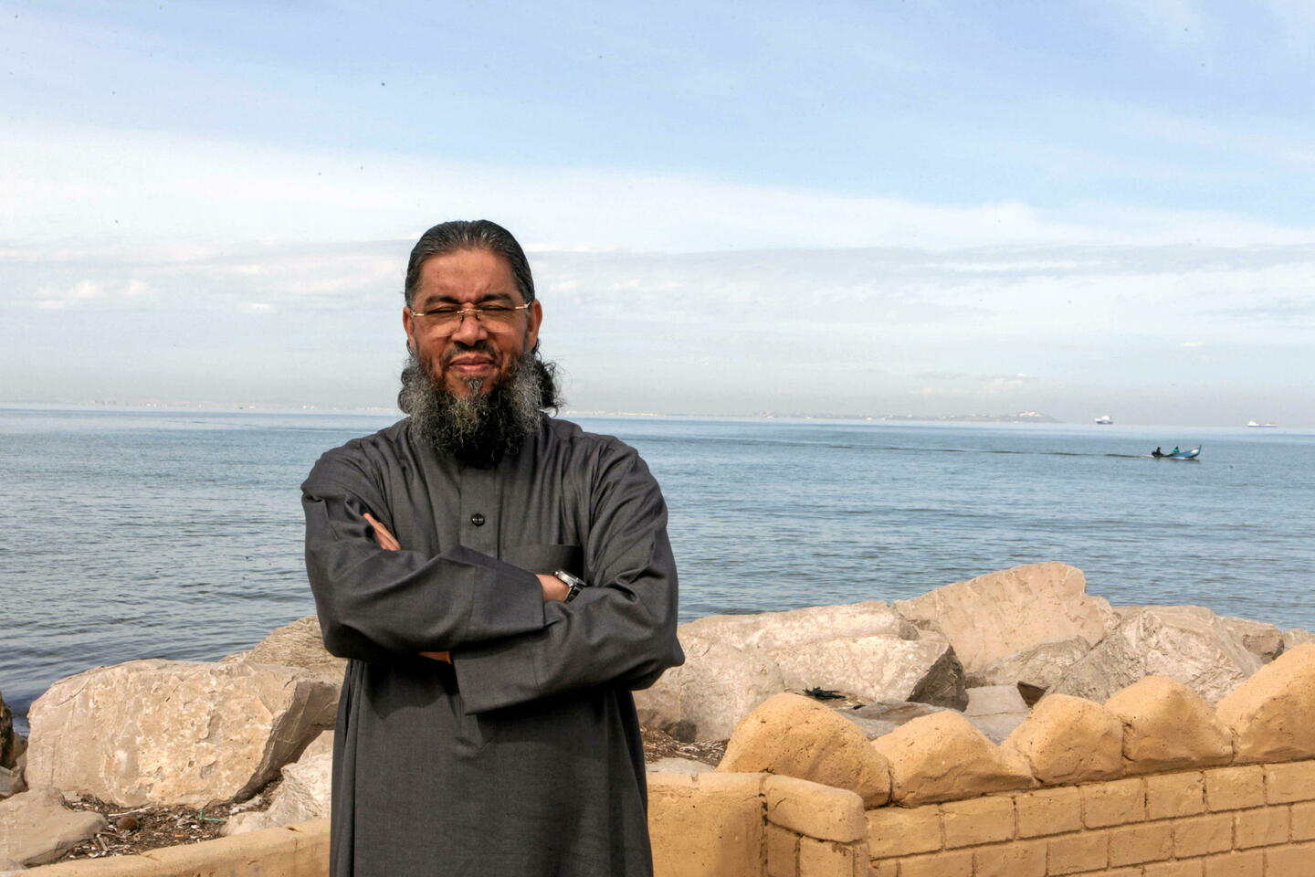 Expulsé, l???imam Mahjoubi continue à défier la France