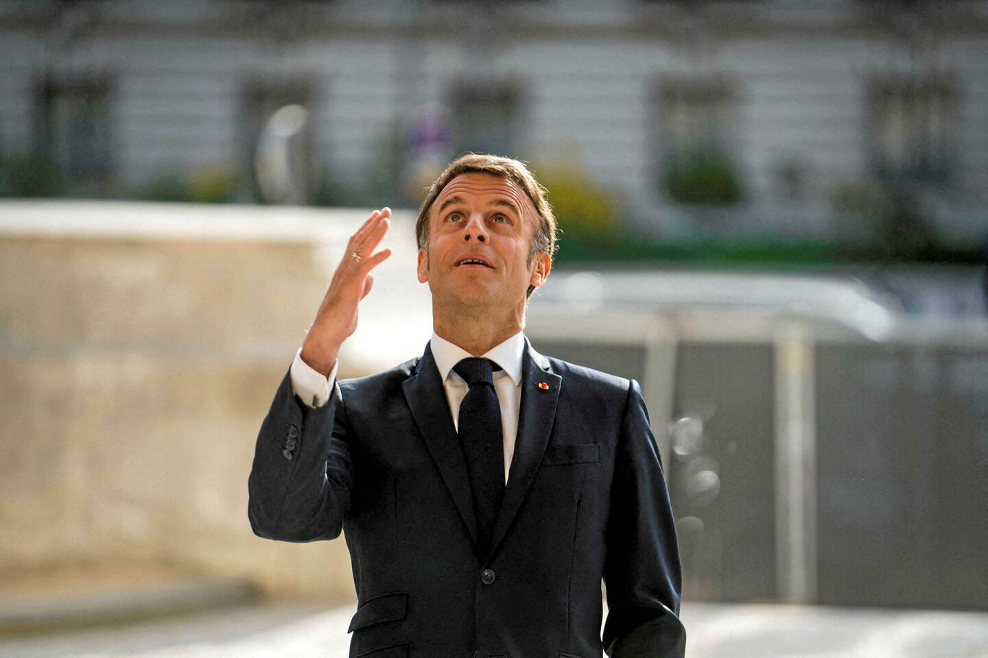 Macron, médaille d???or des célébrations du passé ?