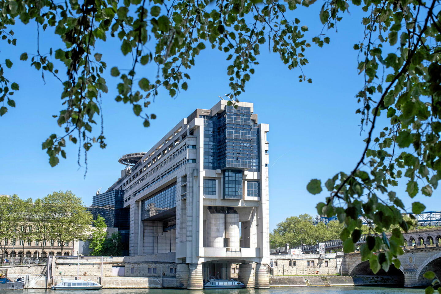 Et si la France n???avait pas besoin de réduire son déficit public ?