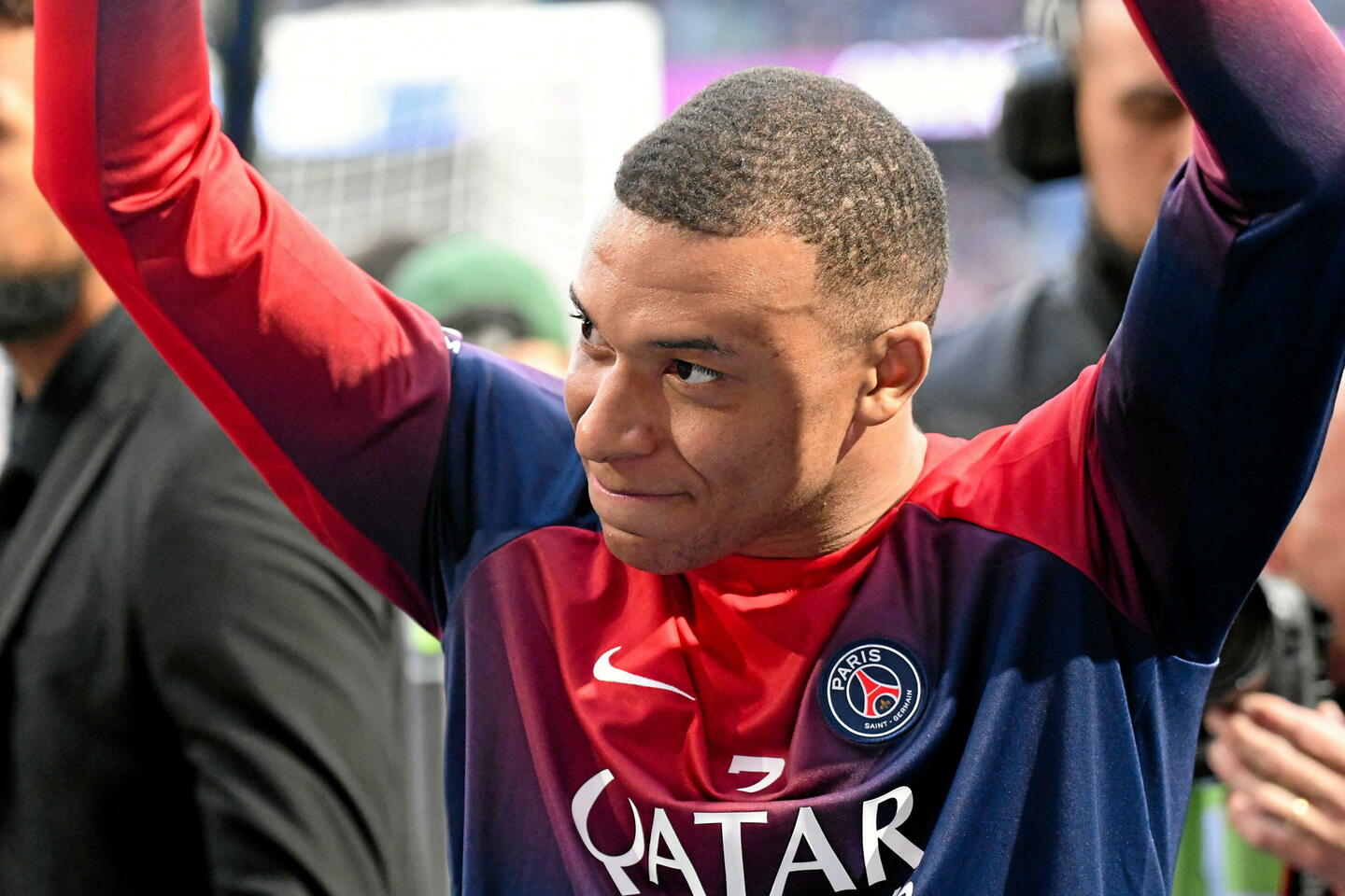 Fallait-il siffler Kylian Mbappé pour ses adieux au Parc des princes ?