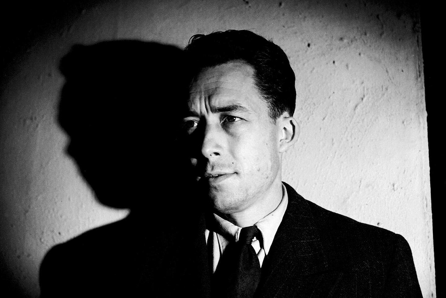 L???étrange histoire du vrai-faux manuscrit de « L?????tranger » d???Albert Camus