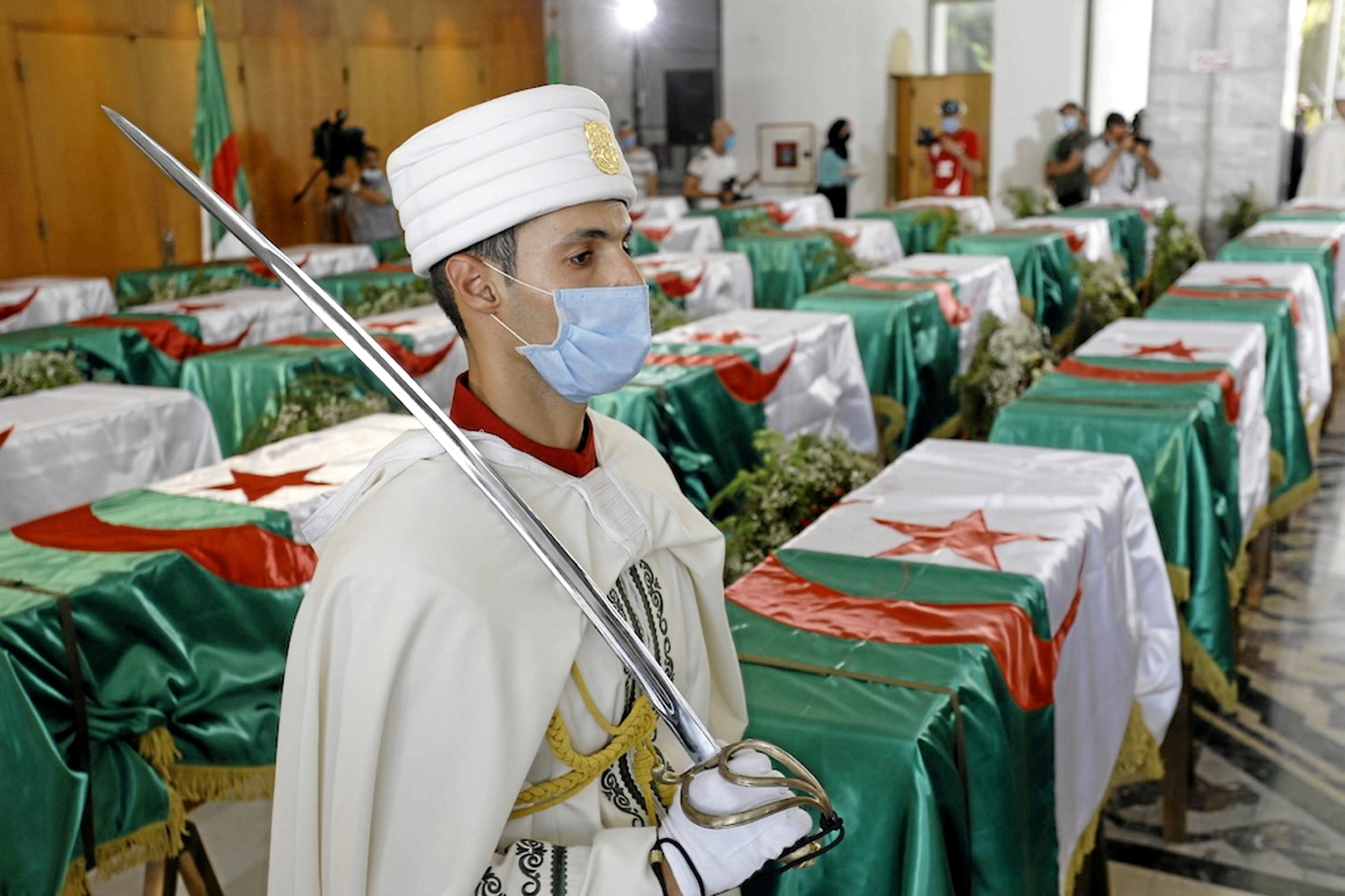 France-Algérie : la politique plus forte que l???Histoire