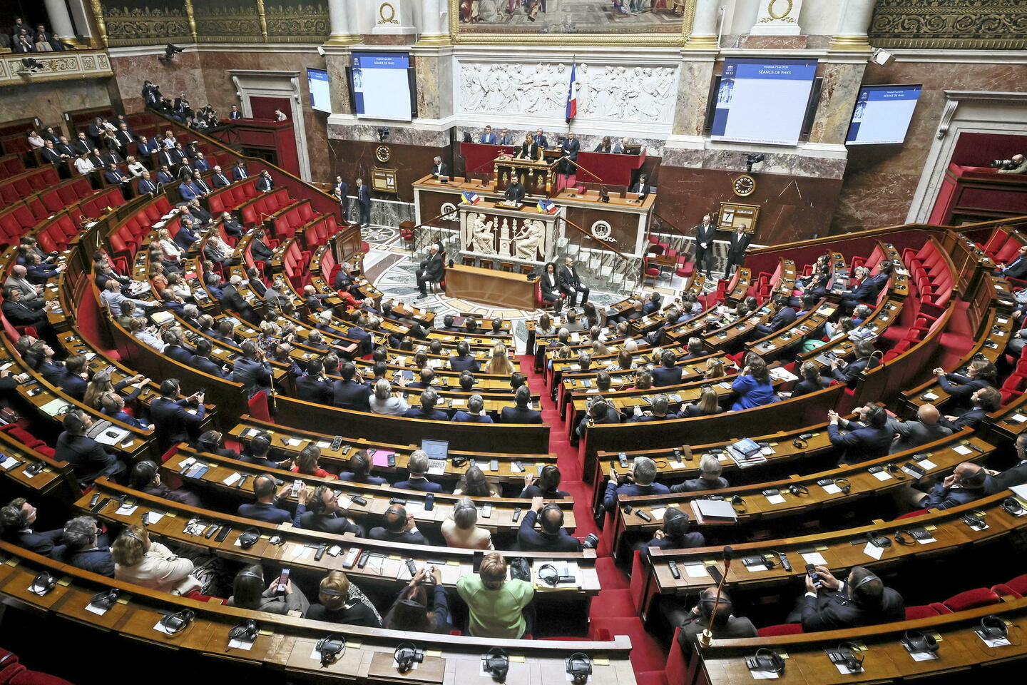 Les députés brutalement réduits au chômage technique