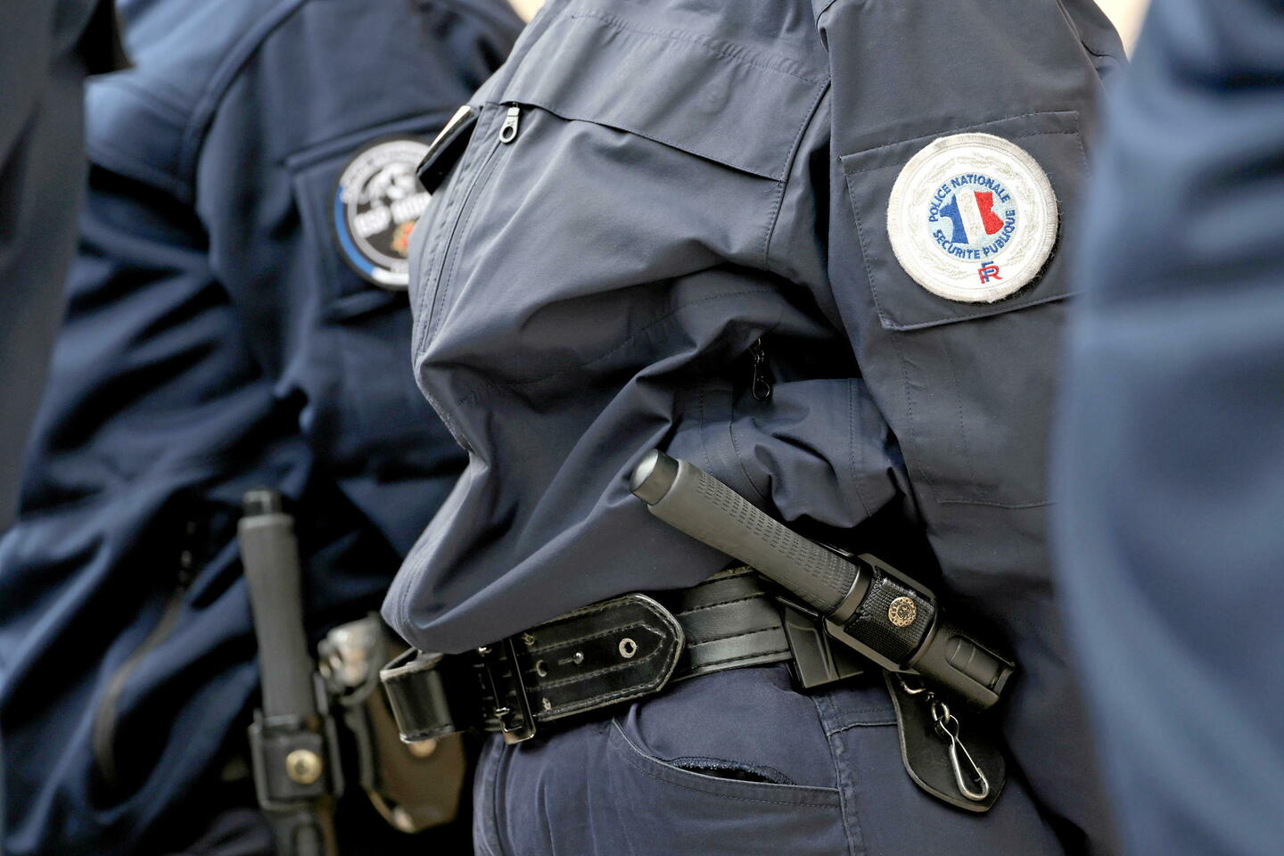Voitures incendiées, agence France Travail attaquée??? Nuit de violences à Cherbourg après la...