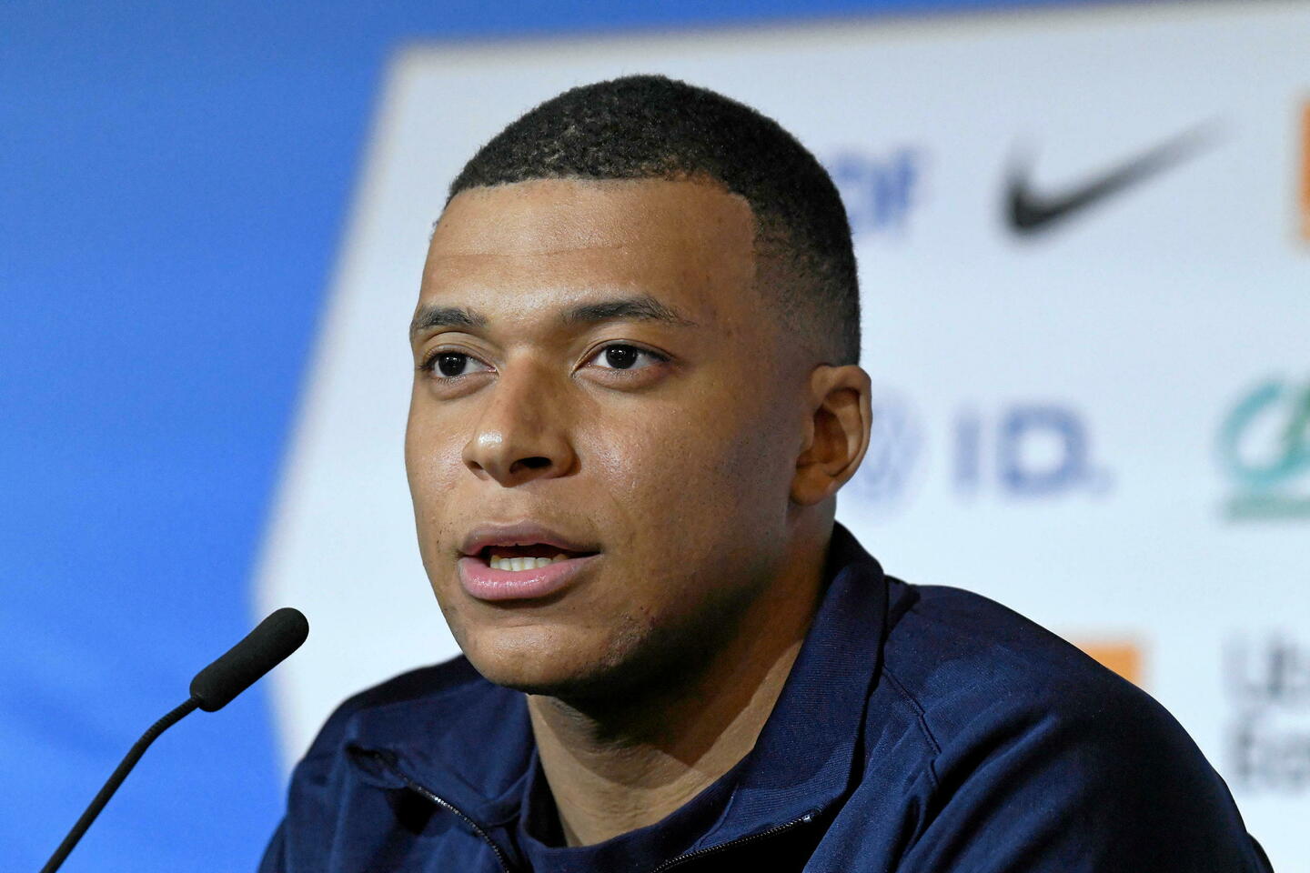 Pourquoi Kylian Mbappé réclame 100 millions d???euros au PSG