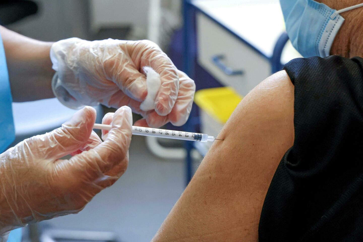 Les personnes de plus de 75 ans sont invitées à se faire vacciner contre la bronchiolite
