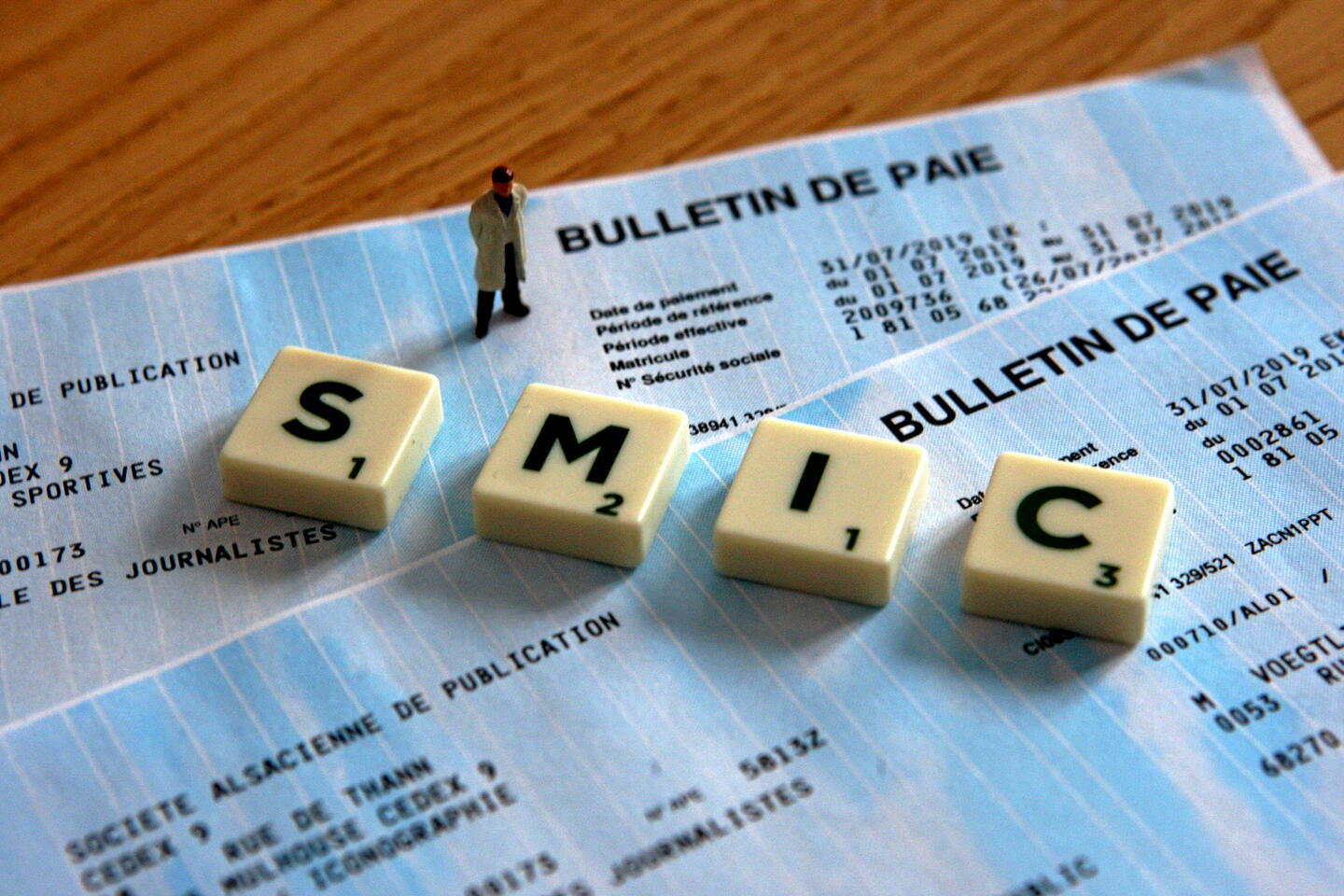 Pourquoi le smic à 1 600 euros du NFP est une mesure antisociale