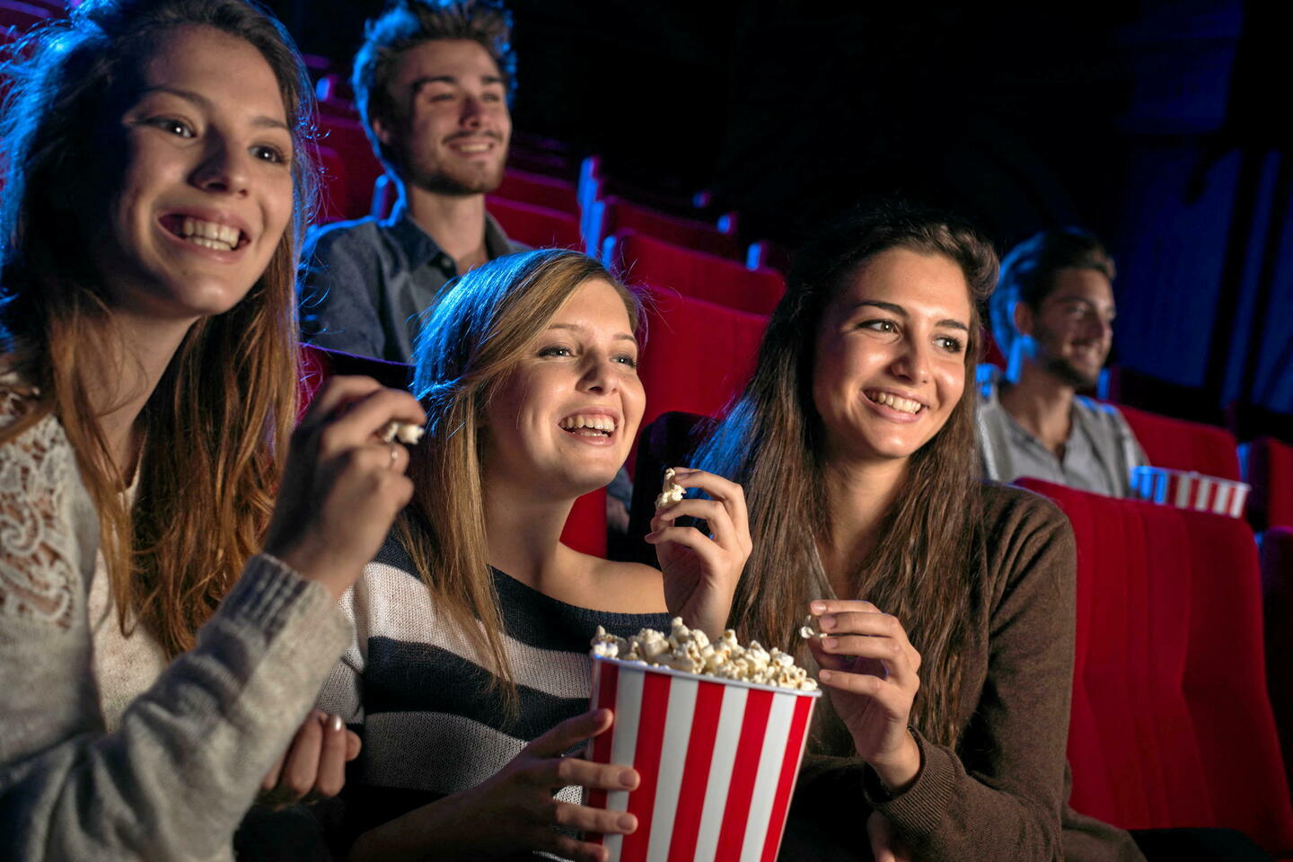 Pourquoi mange-t-on du pop-corn au cinéma ?
