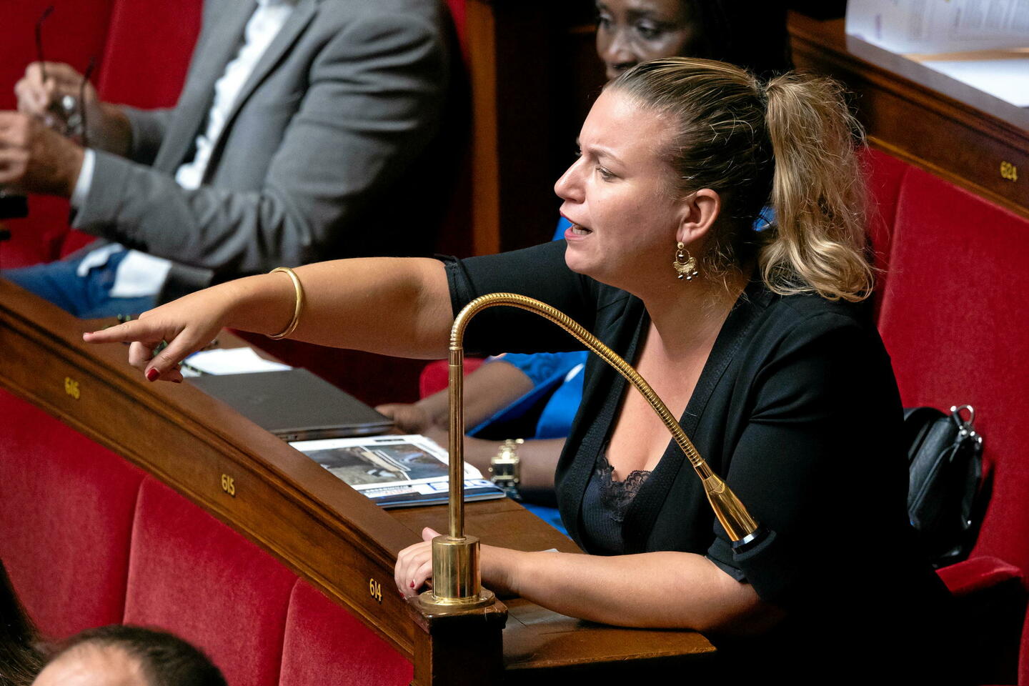 Retraite à 64 ans : LFI va déposer une proposition de loi d???abrogation de la réforme