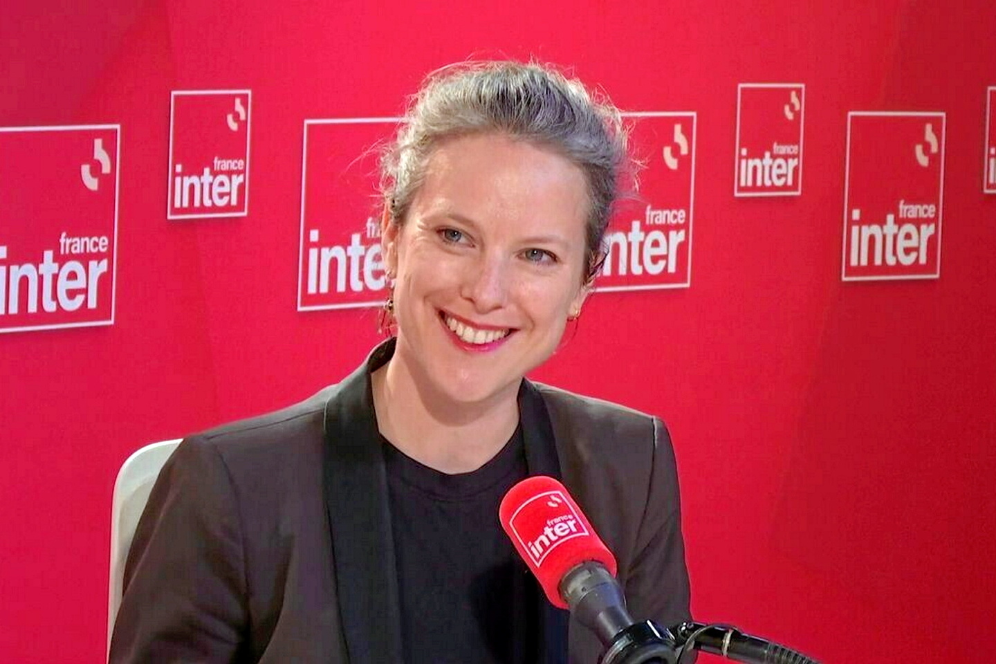 Lucie Castets déterminée à entrer à Matignon malgré le refus d'Emmanuel Macron