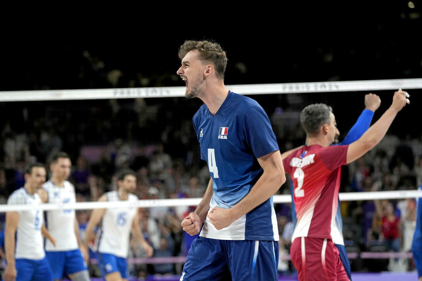 JO 2024 : les volleyeurs français décrochent une médaille d???or historique