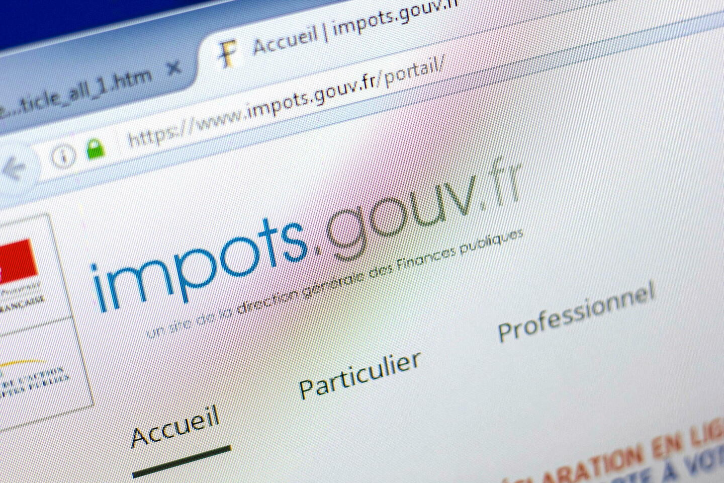 Mieux que l???impôt participatif, le don volontaire à l?????tat ?