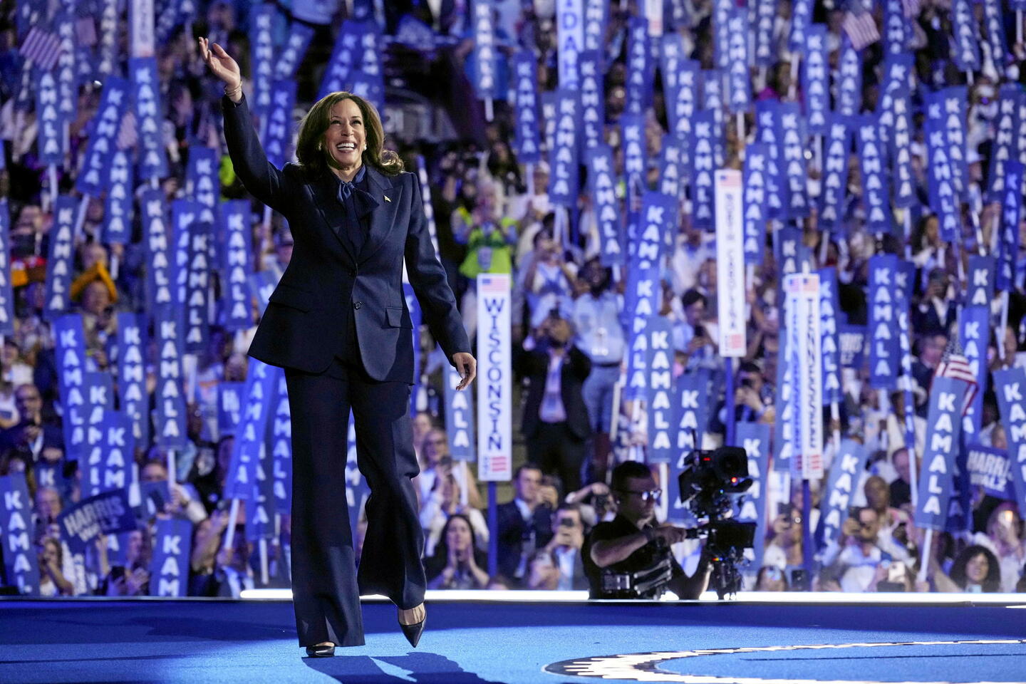 Kamala Harris livre un cinglant réquisitoire contre Donald Trump, l???apprenti « autocrate »