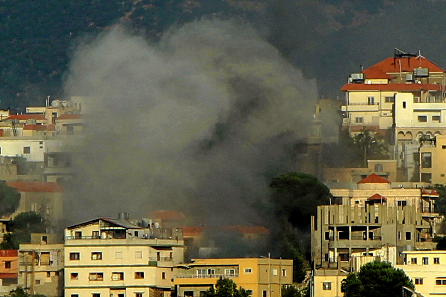 Le Hezbollah annonce une attaque d???ampleur contre Israël, l???état d???urgence décrété dans...
