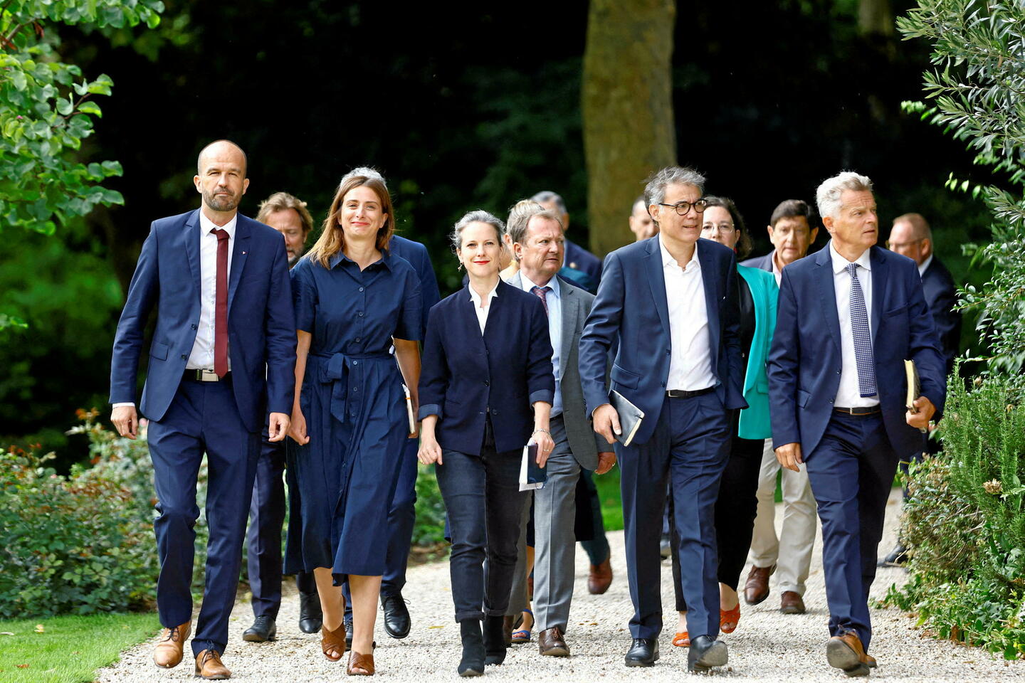 Matignon : Emmanuel Macron écarte l???option d???un gouvernement Castets au nom de « la...