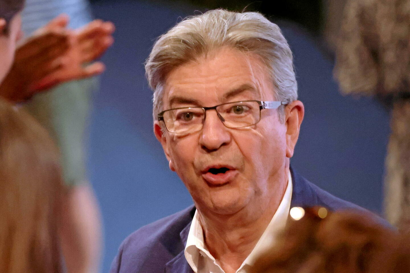 Jean-Luc Mélenchon compare l???absence de Premier ministre au coup d?????tat au Chili