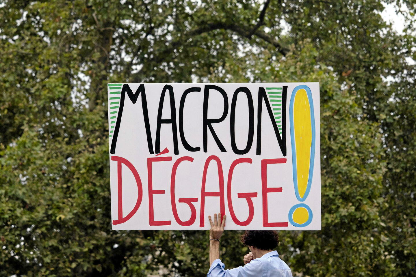 Nouvel appel à manifester le samedi 21 septembre contre Macron et le gouvernement Barnier